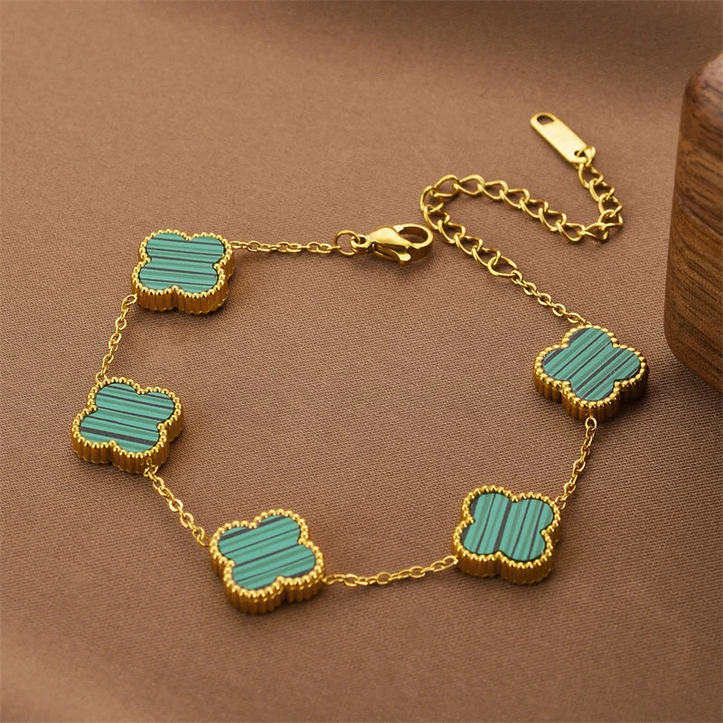 New 18K gold-plated stainless steel bracelet with four-leaf clover and horseshoe Elegant stylish a perfect accessory for women