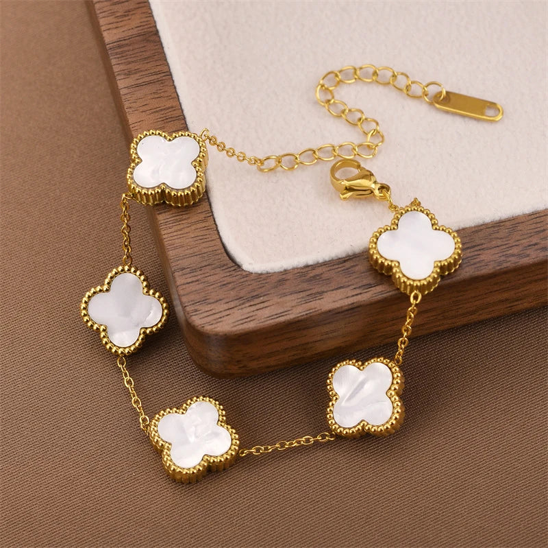 New 18K gold-plated stainless steel bracelet with four-leaf clover and horseshoe Elegant stylish a perfect accessory for women
