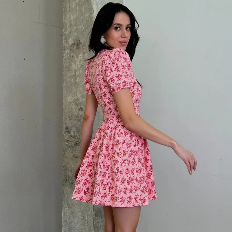 Hugcitar 2025 Floral Print V Neck Short Sleeve Lace Up Zip Up Sexy Slim Pleated Mini Dress Summer Elegant Outfits Party Vacation