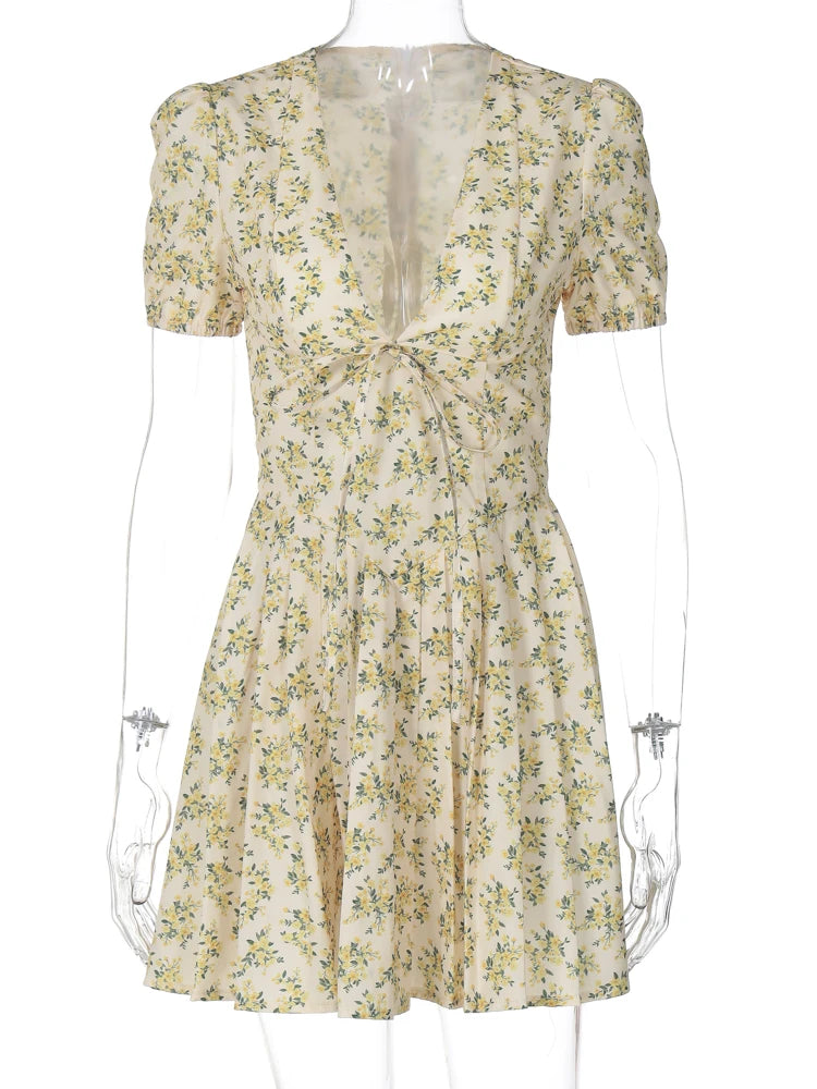 Hugcitar 2025 Floral Print V Neck Short Sleeve Lace Up Zip Up Sexy Slim Pleated Mini Dress Summer Elegant Outfits Party Vacation