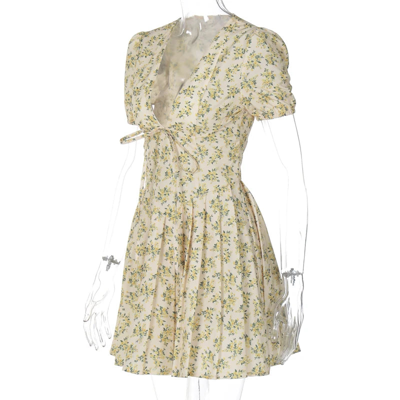 Hugcitar 2025 Floral Print V Neck Short Sleeve Lace Up Zip Up Sexy Slim Pleated Mini Dress Summer Elegant Outfits Party Vacation
