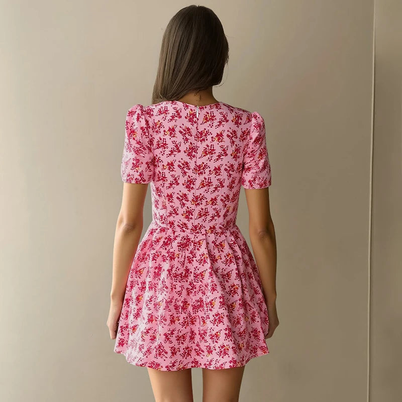 Hugcitar 2025 Floral Print V Neck Short Sleeve Lace Up Zip Up Sexy Slim Pleated Mini Dress Summer Elegant Outfits Party Vacation